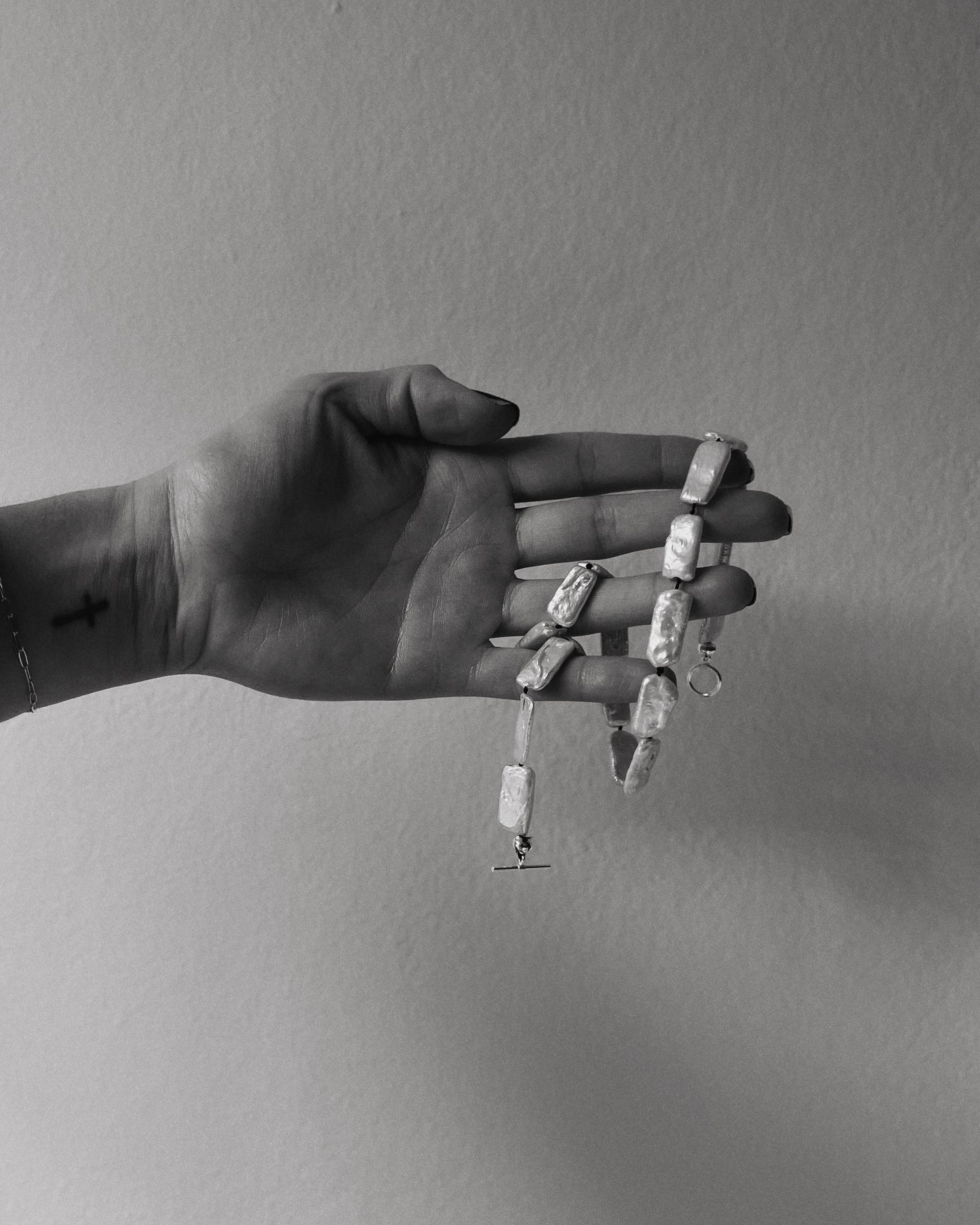 Olla Rectangle Pearl Necklace