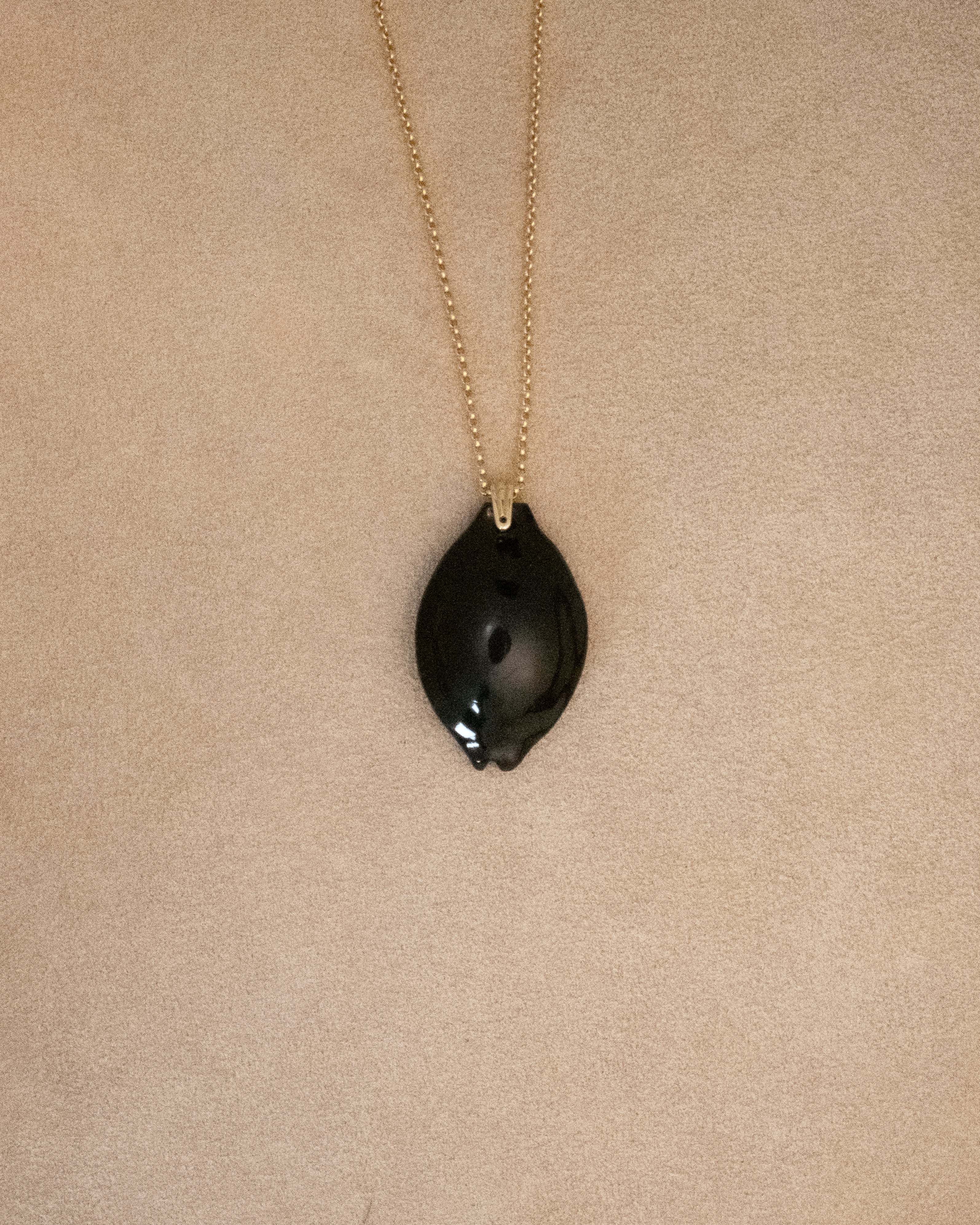 Alaia Onyx Shell Charm